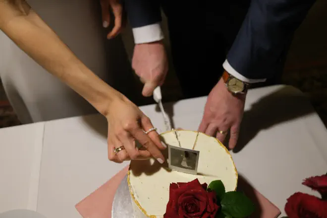 Serving the wedding cake